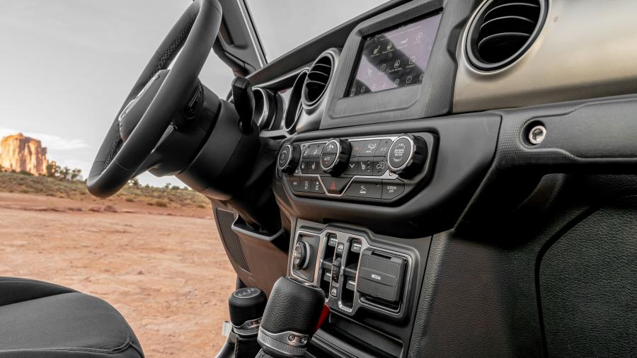 Интерьер Jeep Gladiator Sport (JT) 2019 года  (NA) (фото 6 из 26)